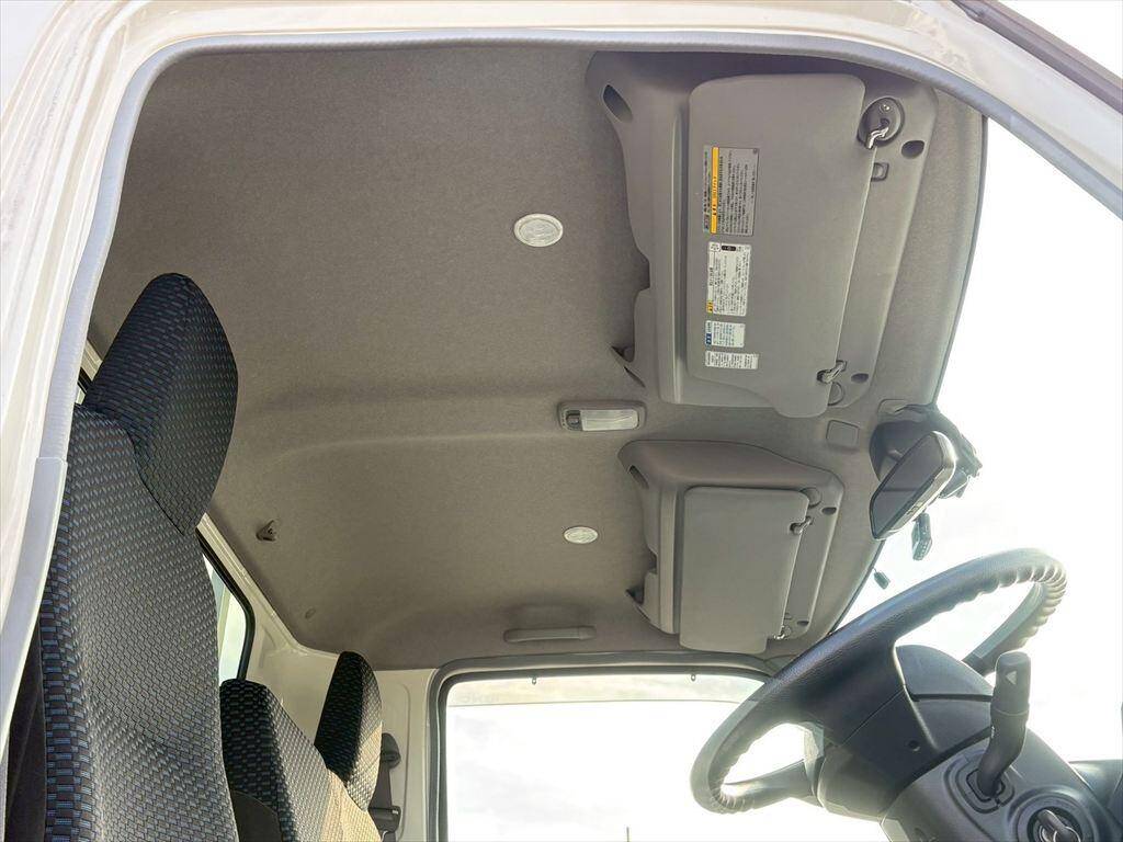 日野デュトロ平ボディ小型（2t・3t）[写真22]