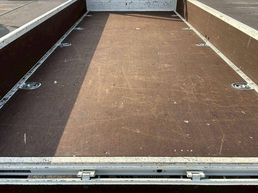 日野デュトロ平ボディ小型（2t・3t）[写真08]