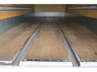 いすゞエルフアルミバン小型（2t・3t）[写真13]