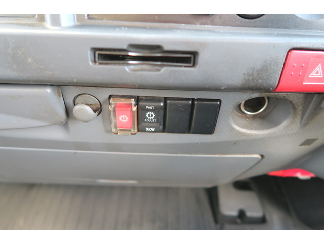 いすゞエルフアルミバン小型（2t・3t）[写真34]