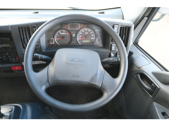 いすゞエルフアルミバン小型（2t・3t）[写真35]