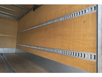 いすゞエルフアルミバン小型（2t・3t）[写真10]