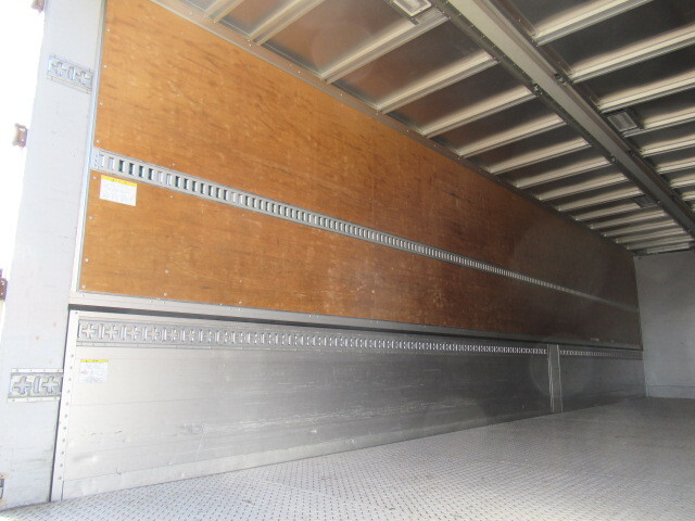 UDトラックスクオンアルミウイング大型（10t）[写真11]