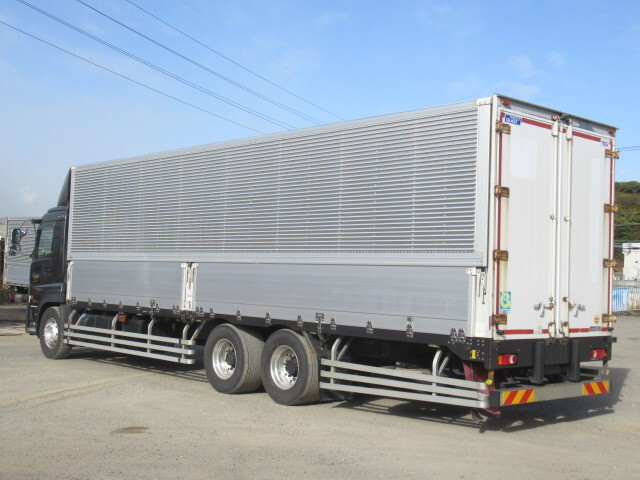 UDトラックスクオンアルミウイング大型（10t）[写真02]