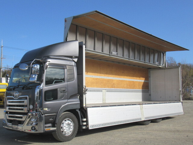 UDトラックスクオンアルミウイング大型（10t）[写真03]