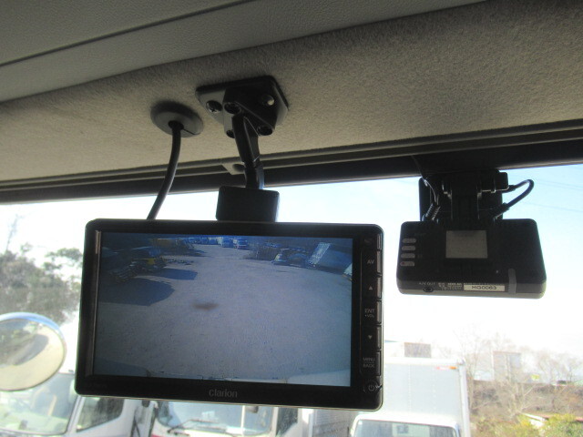 UDトラックスクオンアルミウイング大型（10t）[写真30]