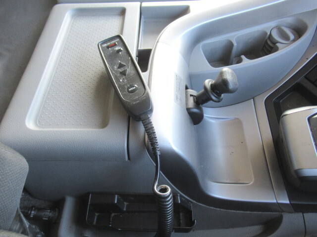 UDトラックスクオンアルミウイング大型（10t）[写真32]