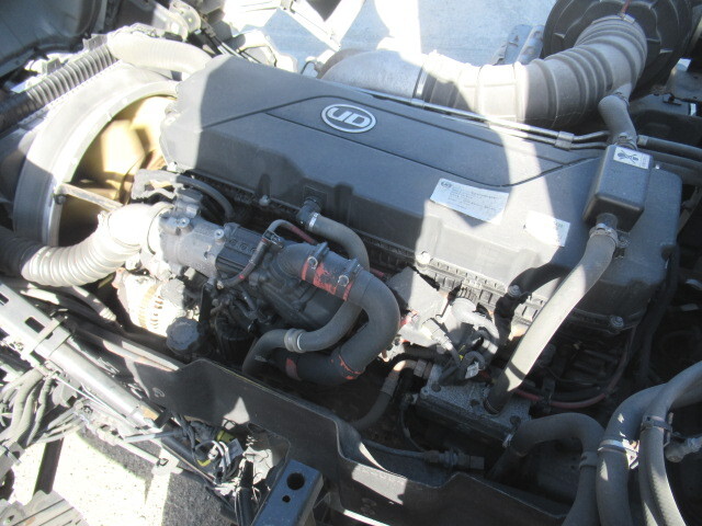 UDトラックスクオンアルミウイング大型（10t）[写真34]