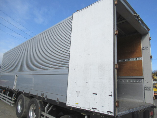 UDトラックスクオンアルミウイング大型（10t）[写真07]