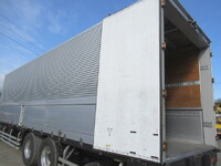 UDトラックスクオンアルミウイング大型（10t）[写真08]