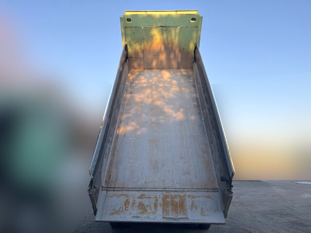 いすゞギガダンプ大型（10t）[写真10]