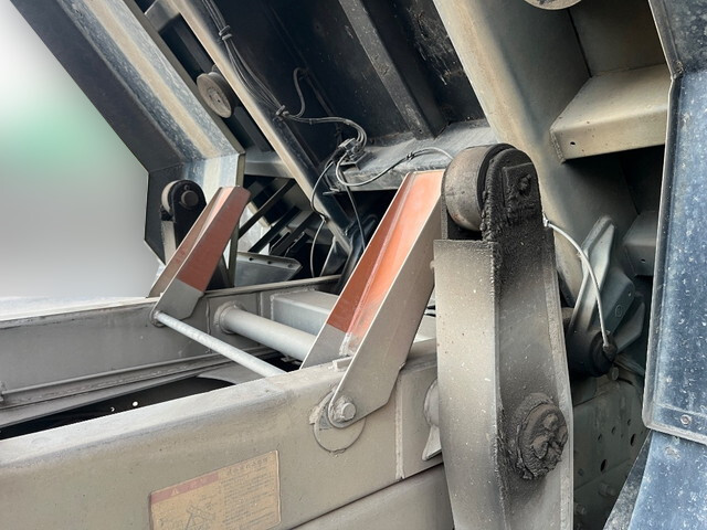 いすゞギガダンプ大型（10t）[写真23]