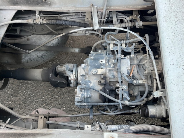 いすゞギガダンプ大型（10t）[写真26]