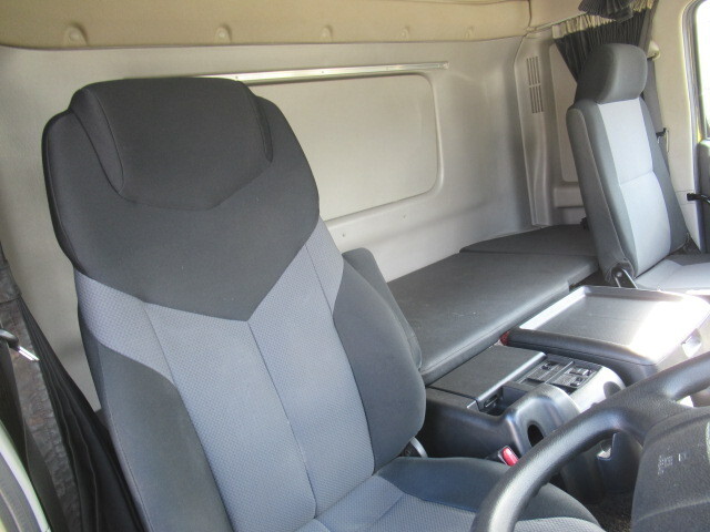 日野プロフィアアルミウイング大型（10t）[写真24]