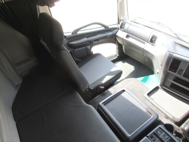 日野プロフィアアルミウイング大型（10t）[写真26]