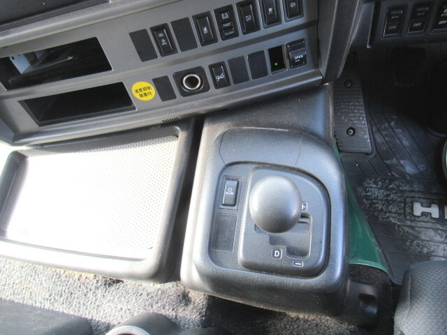 日野プロフィアアルミウイング大型（10t）[写真32]