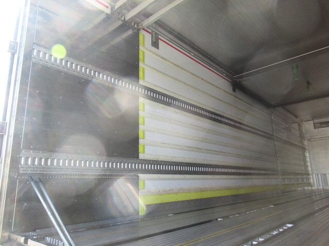 三菱ふそうスーパーグレート冷凍車（冷蔵車）大型（10t）[写真10]