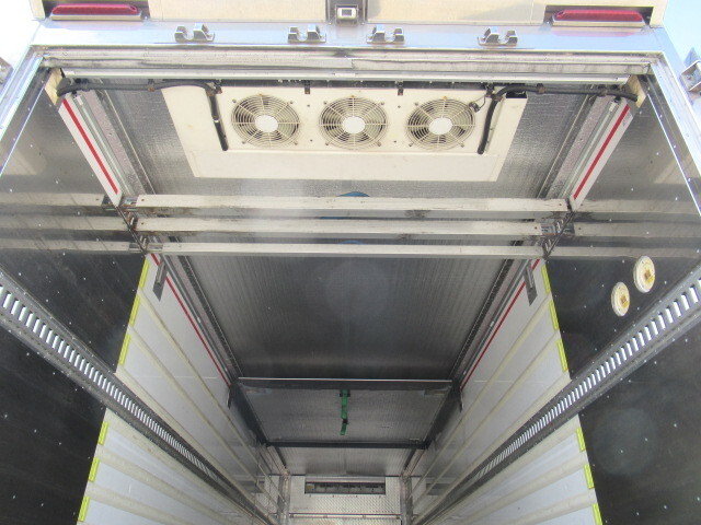 三菱ふそうスーパーグレート冷凍車（冷蔵車）大型（10t）[写真11]