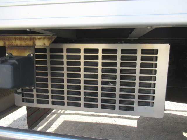 三菱ふそうスーパーグレート冷凍車（冷蔵車）大型（10t）[写真15]