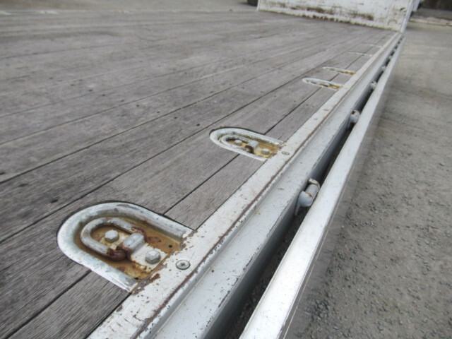 いすゞフォワードアルミブロック中型（4t）[写真12]