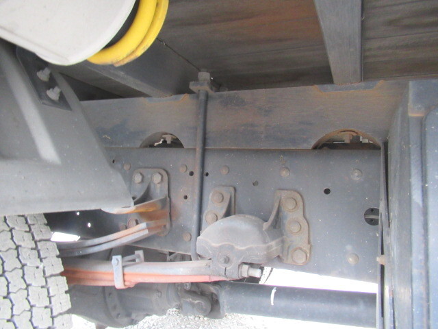 いすゞフォワードアルミブロック中型（4t）[写真19]