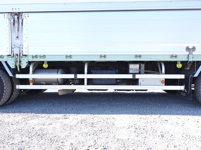 三菱ふそうスーパーグレートアルミウイング大型（10t）[写真20]