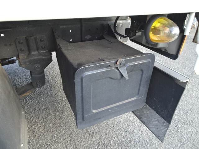 日野デュトロ平ボディ小型（2t・3t）[写真18]