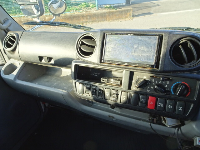 日野デュトロ平ボディ小型（2t・3t）[写真32]