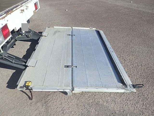 日野レンジャーアルミウイング中型（4t）[写真14]