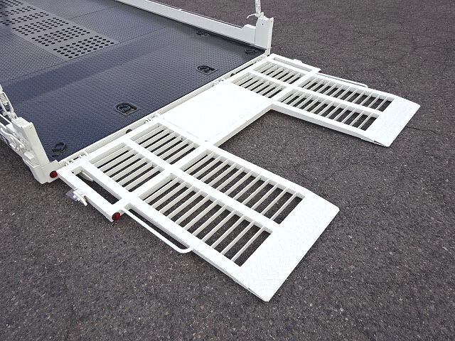 日野デュトロセーフティローダー小型（2t・3t）[写真17]