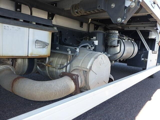 三菱ふそうファイターアルミウイング中型（4t）[写真11]