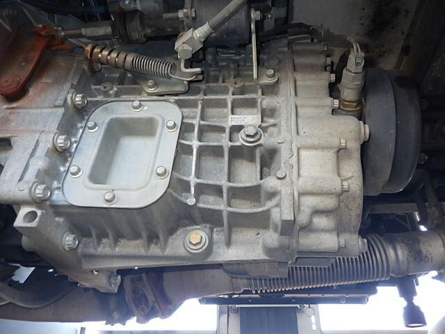 三菱ふそうファイターアルミウイング中型（4t）[写真16]