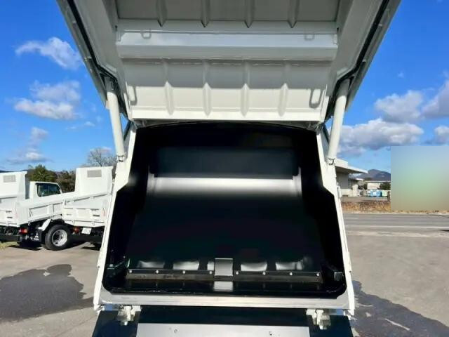 三菱ふそうキャンターパッカー車（塵芥車）小型（2t・3t）[写真21]