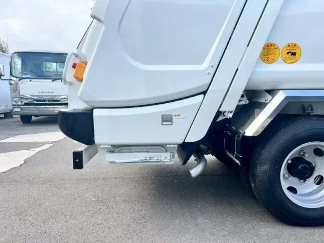 三菱ふそうキャンターパッカー車（塵芥車）小型（2t・3t）[写真33]