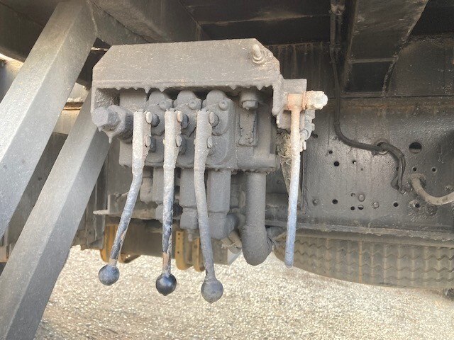 いすゞギガセルフローダー大型（10t）[写真13]