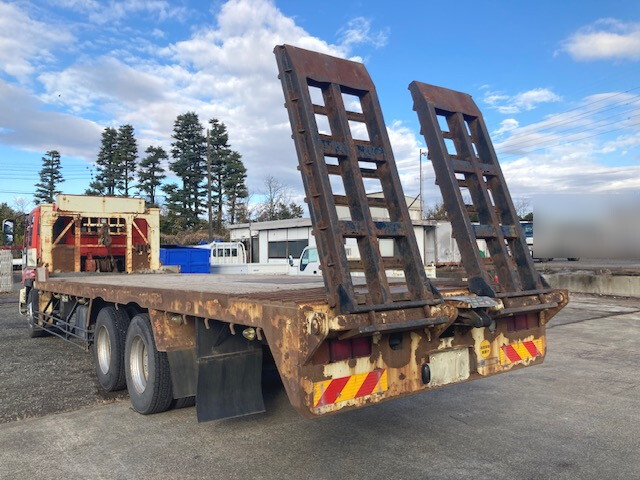 いすゞギガセルフローダー大型（10t）[写真02]