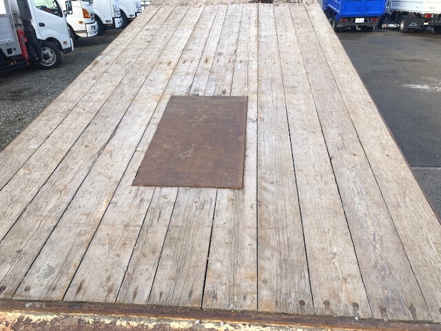 いすゞギガセルフローダー大型（10t）[写真08]