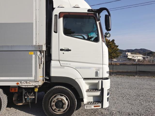 三菱ふそうスーパーグレートアルミウイング大型（10t）[写真06]