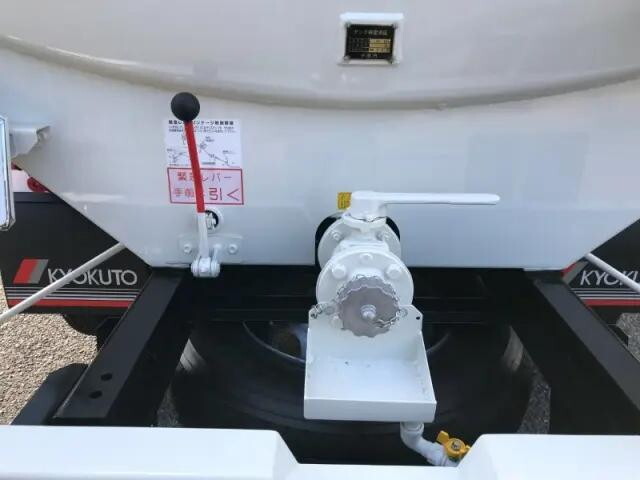 日野デュトロタンク車（タンクローリー）小型（2t・3t）[写真23]