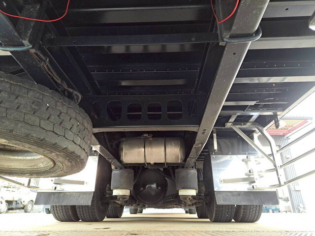 日野プロフィアセルフクレーン4段大型（10t）[写真30]