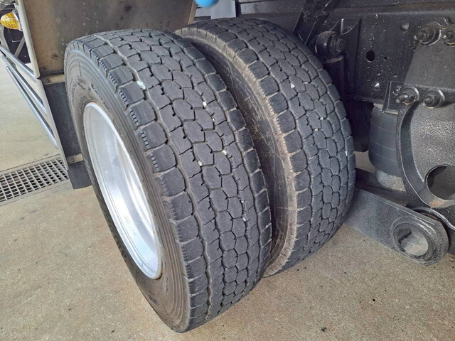 日野プロフィアセルフクレーン4段大型（10t）[写真32]