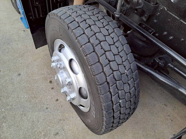 日野プロフィアセルフクレーン4段大型（10t）[写真35]