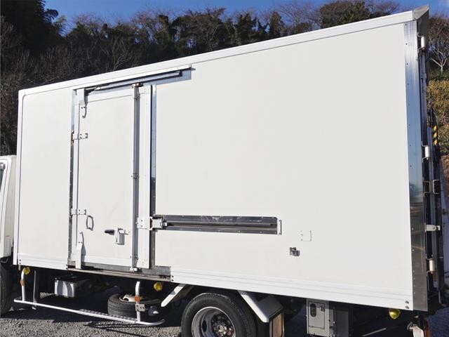 日野デュトロ冷凍車（冷蔵車）小型（2t・3t）[写真09]