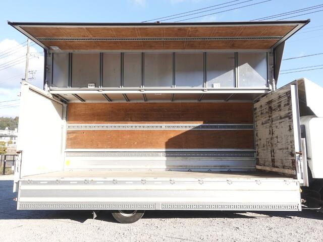 いすゞフォワードアルミウイング中型（4t）[写真12]