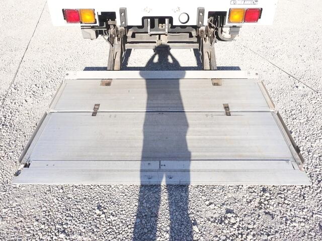 いすゞフォワードアルミウイング中型（4t）[写真14]