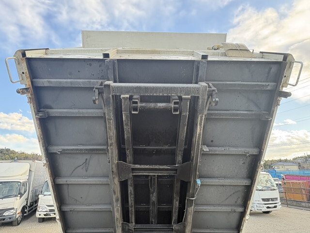 いすゞエルフローダーダンプ小型（2t・3t）[写真14]