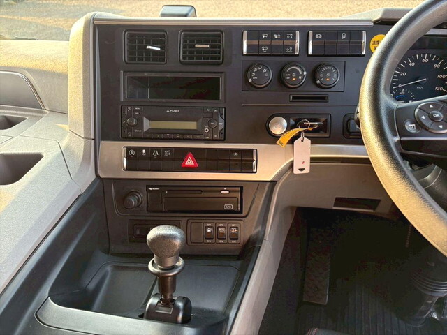 三菱ふそうスーパーグレートアルミブロック大型（10t）[写真20]