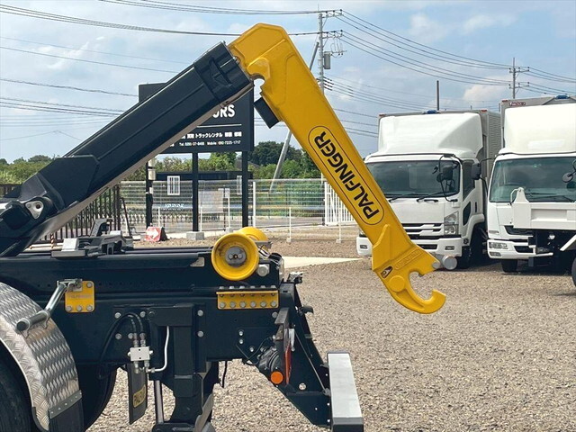 いすゞギガコンテナ専用車大型（10t）[写真12]