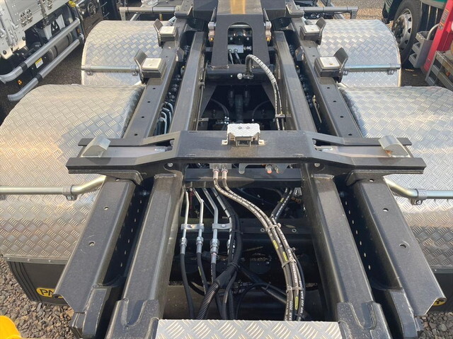 いすゞギガコンテナ専用車大型（10t）[写真07]