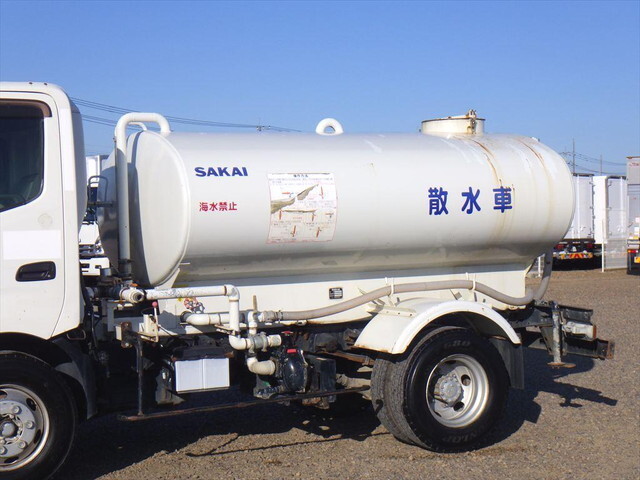 日野デュトロ散水車小型（2t・3t）[写真06]
